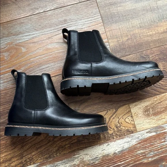 Birkenstock Black Leather Chelsea Booties with Lug Sole - Picture 2 of 3